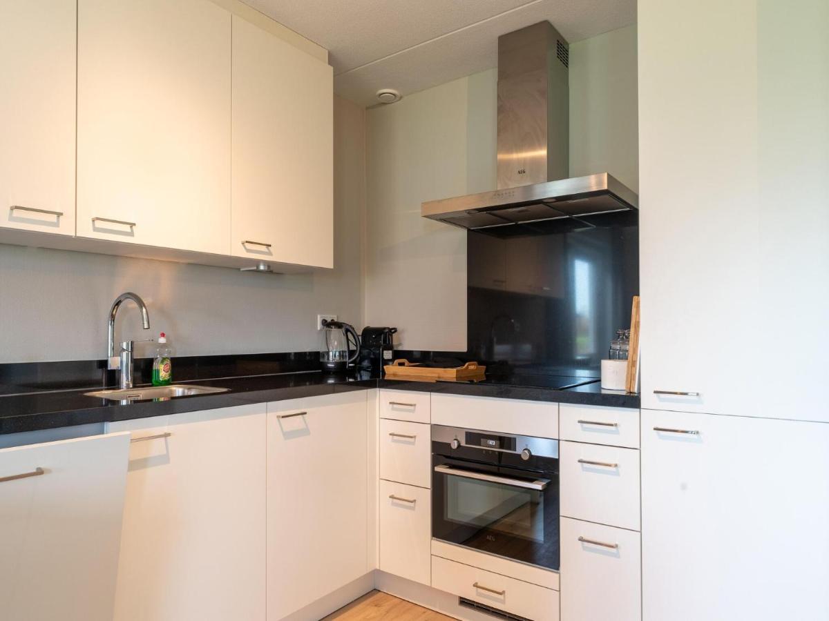 Holiday Home In Scherpenisse With Bubble Bath エクステリア 写真