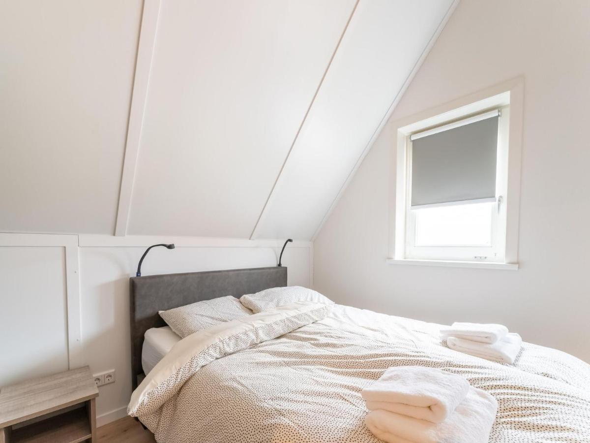 Holiday Home In Scherpenisse With Bubble Bath エクステリア 写真