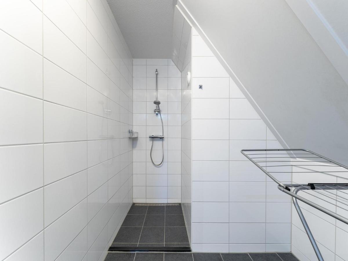 Holiday Home In Scherpenisse With Bubble Bath エクステリア 写真